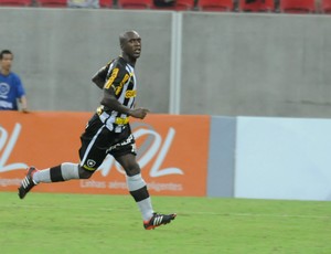 Seedorf gol Botafogo x Fluminense (Foto: Antônio Carneiro / Pernambuco Press)