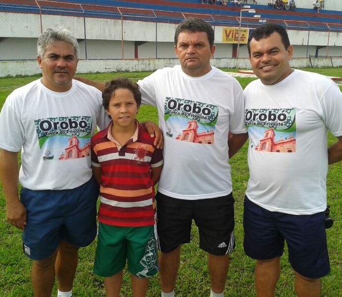 Amigos viajam 600 quilômetros para ver Orobó jogar final do Campeonato Sergipano (Foto: João Áquila)