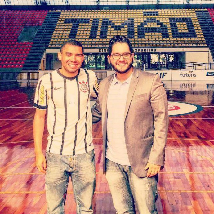 Corinthians anuncia o ala Pepita e fica próximo de um acerto com Marinho