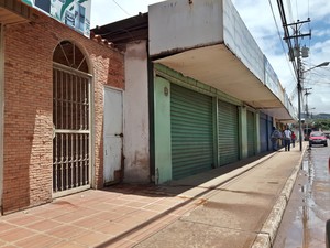 Desabastecimento esvaziou as ruas de Santa Elena de Uiarén, cidade que faz fronteira com Pacaraima (Foto: Emily Costa/ G1 RR) Desabastecimento esvaziou as ruas de Santa Elena de Uiarén, cidade que faz fronteira com Pacaraima (Foto: Emily Costa/ G1 RR)