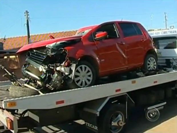 G1 Ladrões batem carro roubado e um dos criminosos morre em Tatuí SP