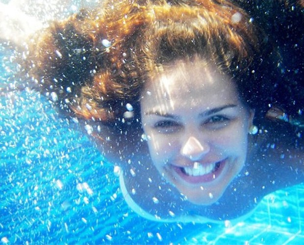Paloma Bernardi abre album de fotos na piscina (Foto: Arquivo Pessoal)