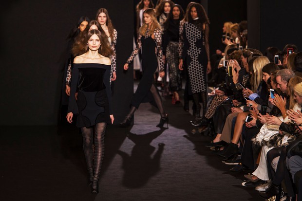 Roland Mouret, Inverno 2017, Paris (Foto: Imaxtree )