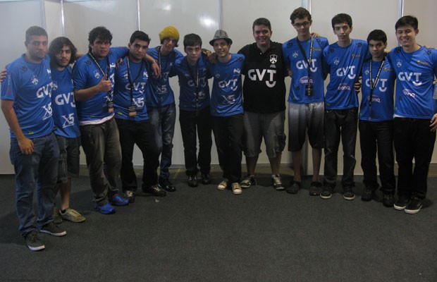 Primeira seleção brasileira de 'League of Legends' na Campus Party 2013 (Foto: Gustavo Petró/G1)