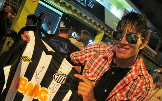 Márcio Sósia do Neymar e Neymar (Foto: Lincoln Chaves / Globoesporte.com)