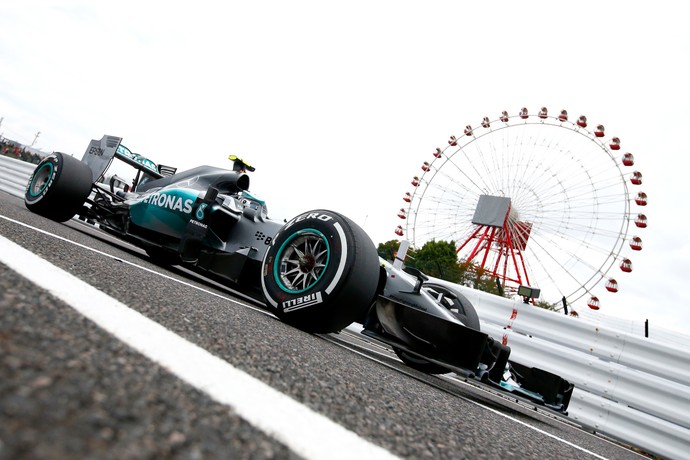 Nico Rosberg em ação no treino classificatório para o GP do Japão em Suzuka (Foto: Getty Images)