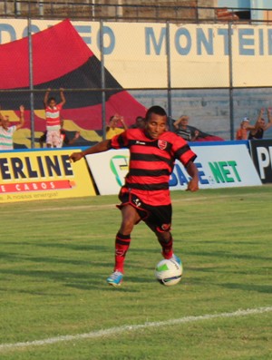 Fabinho, Flamengo-PI (Foto: Emanuele Madeira/GLOBOESPORTE.COM)