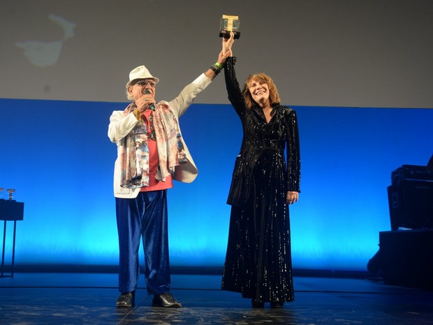 Amir Haddad e Renata Sorrah em prêmio de teatro na Zona Norte do Rio (Foto: Vinicius Marinho/ Brazil News)