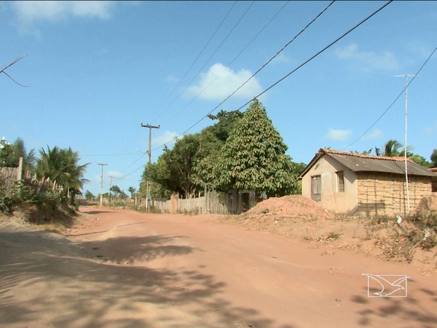 Moradores de Paço do Lumiar sofrem com falta de infraestrutura (Foto: Reprodução/TV Mirante)