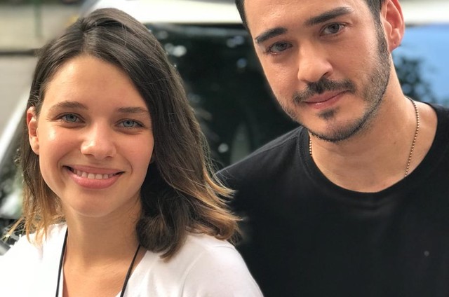 Bruna Linzmeyer e Marcos Veras gravam o último capítulo de 'Pega pega' (Foto: TV Globo/Divulgação)