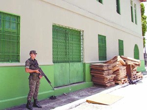 Exército Brasileiro vigia provas do Enem na Paraíba (Foto: Francisco França/Jornal da Paraíba)
