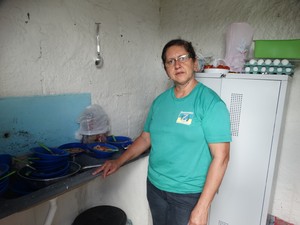 Maria do Socorro Siqueira Freitas, merendeira (Foto: Paula Cavalcante/ G1)