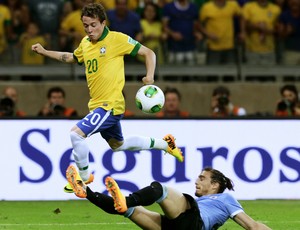 bernard, brasil x uruguai (Foto: AFP)