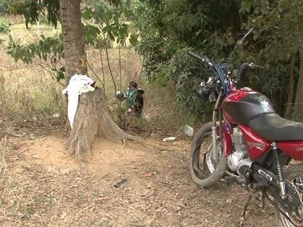 Casal morre em acidente de moto, em Ibitirama, no Sul do Espírito Santo (Foto: Reprodução/ TV Gazeta)