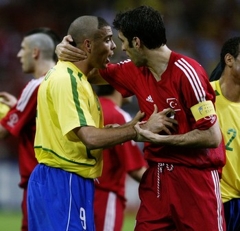 Hakan Sukur Turquia x Brasil Copa do Mundo (Foto: Getty Images)