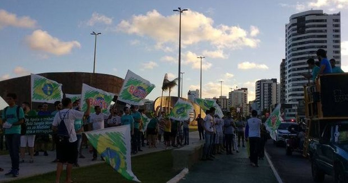 G1 - MBL e Grupo Direita Sergipana realizam protesto em Aracaju ... - Globo.com
