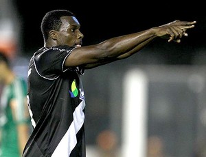 Carlos Tenório comemora gol do Vasco (Foto: Marcelo Sadio / Site Oficial do Vasco da Gama)