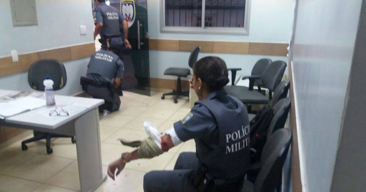 Mulher morre vítima de bala perdida em Cariacica, ES - G1 - Globo - Globo.com