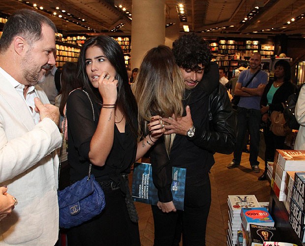 Antonia Pires, Cleo Pires e Jesus Luz (Foto: Thyago Andrade/Foto Rio News)