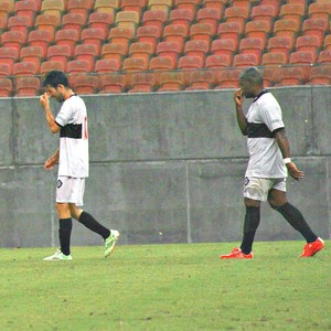 Rio Negro tomou três gols no segundo tempo após fazer partida equilibrada no primeiro (Foto: Marcos Dantas)