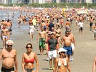 Mais de 50% das praias da Baixada Santista estão impróprias, diz Cetesb