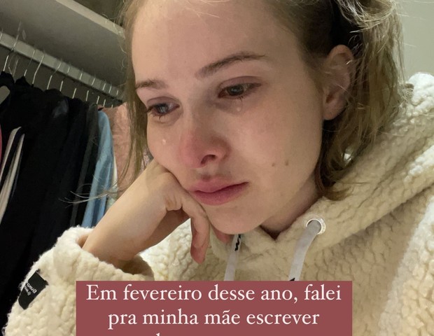 Sammy Lee se emociona ao encontrar cartta escrita pela mãe, que morreu recentemente (Foto: Reprodução/Instagram) Sammy Lee se emociona ao encontrar cartta escrita pela mãe, que morreu recentemente (Foto: Reprodução/Instagram)