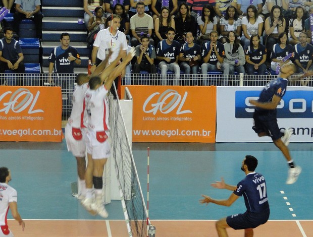 vôlei Minas x Pindamonhangaba (Foto: Mauricio Paulucci)