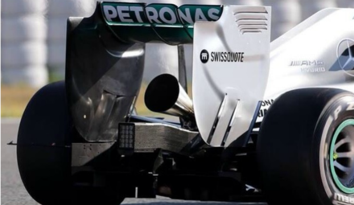 Para Nico Rosberg, amplificador de som da Mercedes foi um fiasco (Foto: Reprodução / Twitter)