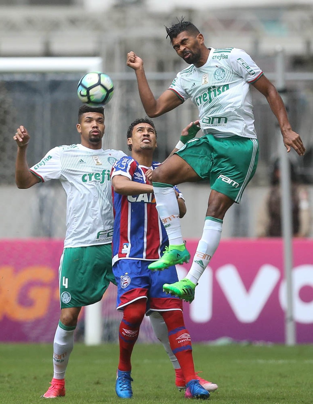  Thiago Santos sofre lesão muscular e vira problema para Cuca no Palmeiras