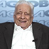 Humorista Max Nunes é sepultado (Reprodução/Memória Globo)