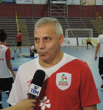 Serginho Schiochet, técnico do Sorocaba Futsal (Foto: Emilio Botta)