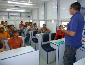 Curso ministrado no assentamento Jequitibá, em Candeias do Jamari (RO) (Foto: Ifro/RO/Divulgação)