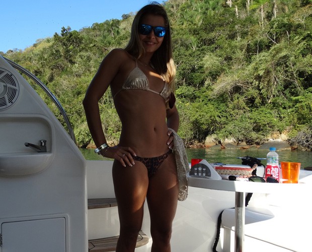 Sem medo do biquini! Bruna mostra corpo sequinho (Foto: Arquivo Pessoal)