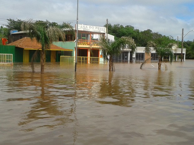 G1 Nível Do Rio Uruguai Fica 12 Metros Acima Do Normal Em São Borja