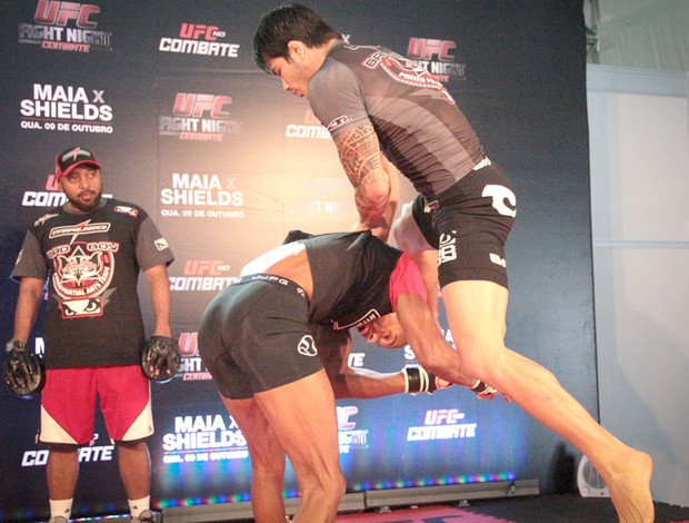  Erick Silva e Alan Nuguette Treino aberton UFC Barueri (Foto: Rodrigo Malinverni)