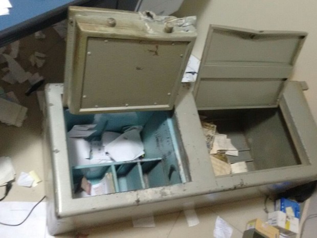 Cofre explodido em comércio de Dormentes (Foto: Divulgação/Polícia Militar)