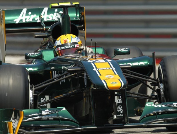 Luiz Razia guia a Lotus no treino livre para o GP do Brasil de Fórmula 1 em Interlagos (Foto: Luca Bassani/ Divulgação)