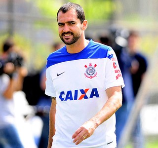 danilo Corinthians treino (Foto: Marcos Ribolli / Globoesporte.com)
