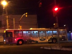 Após paralisação de 15 dias, ônibus voltam a circular em Porto Alegre (Foto: Luiza Carneiro/ G1)
