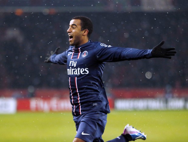 Lucas comemora gol do PSG sobre o Olympique de Marselha (Foto: AFP)
