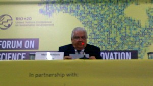 O ministro da Ciência, Tecnologia e Inovação, Marco Antonio Raupp, discursa durante evento nesta segunda. (Foto: Tadeu Meniconi/G1)