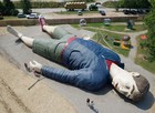Parque alemão faz escultura de Gulliver (Stefan Sauer, DPA/AFP)