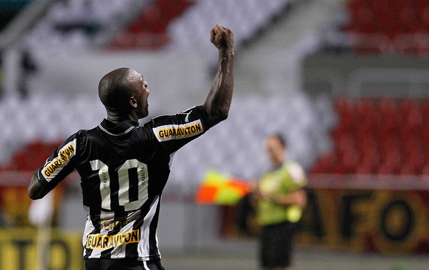 Seedorf gol Botafogo (Foto: Wagner Meier / AGIF)