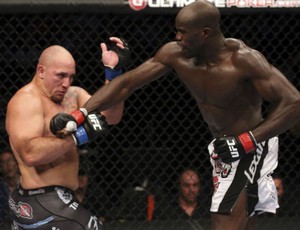 Cheick Kongo vence Shawn Jordan no UFC 149, no Canadá (Foto: Getty Images)