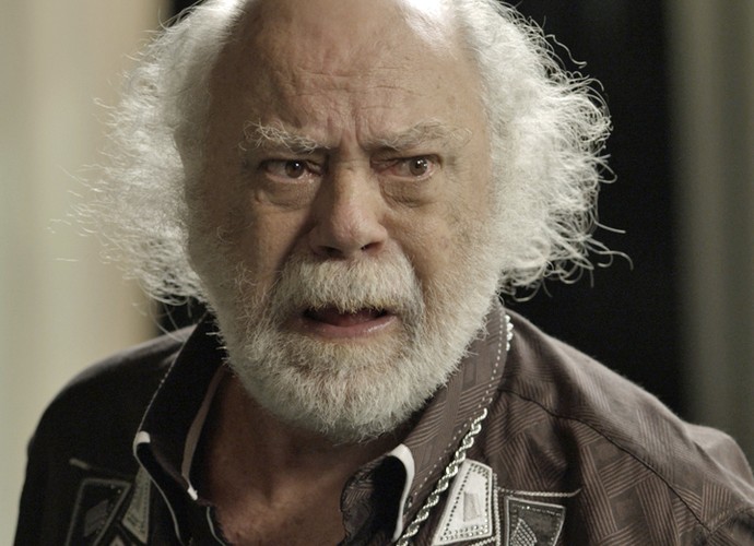 Ascânio tenta confortar a parceira (Foto: TV Globo)