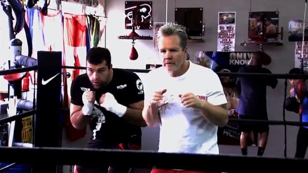 Mauricio Shogun e Freddie Roach MMA UFC (Foto: Reprodução/ Youtube)