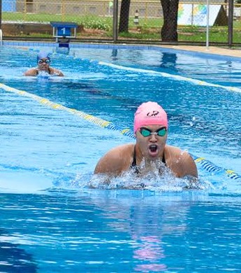 São 100 competidores em três dias na Copa Roraima de Natação na Vila Olímpica (Foto: Divulgação/SEMUC)