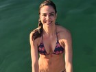 Luciana Gimenez posa de biquíni e exibe barriga sequinha: 'Que dia'