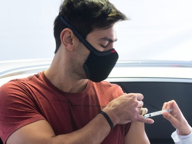 Mariano é vacinado contra Covid-19 (Foto: Reprodução/Instagram)