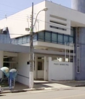 Prefeitura de Itaú de Minas teria autorizado pagamento de cirurgia estética (Foto: Reprodução EPTV)